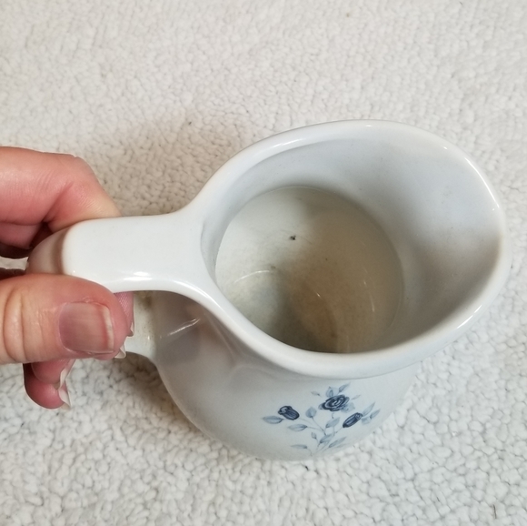 Pfaltzgraff Poetry glossy Blue Rose Pattern Creamer - Picture 1 of 4